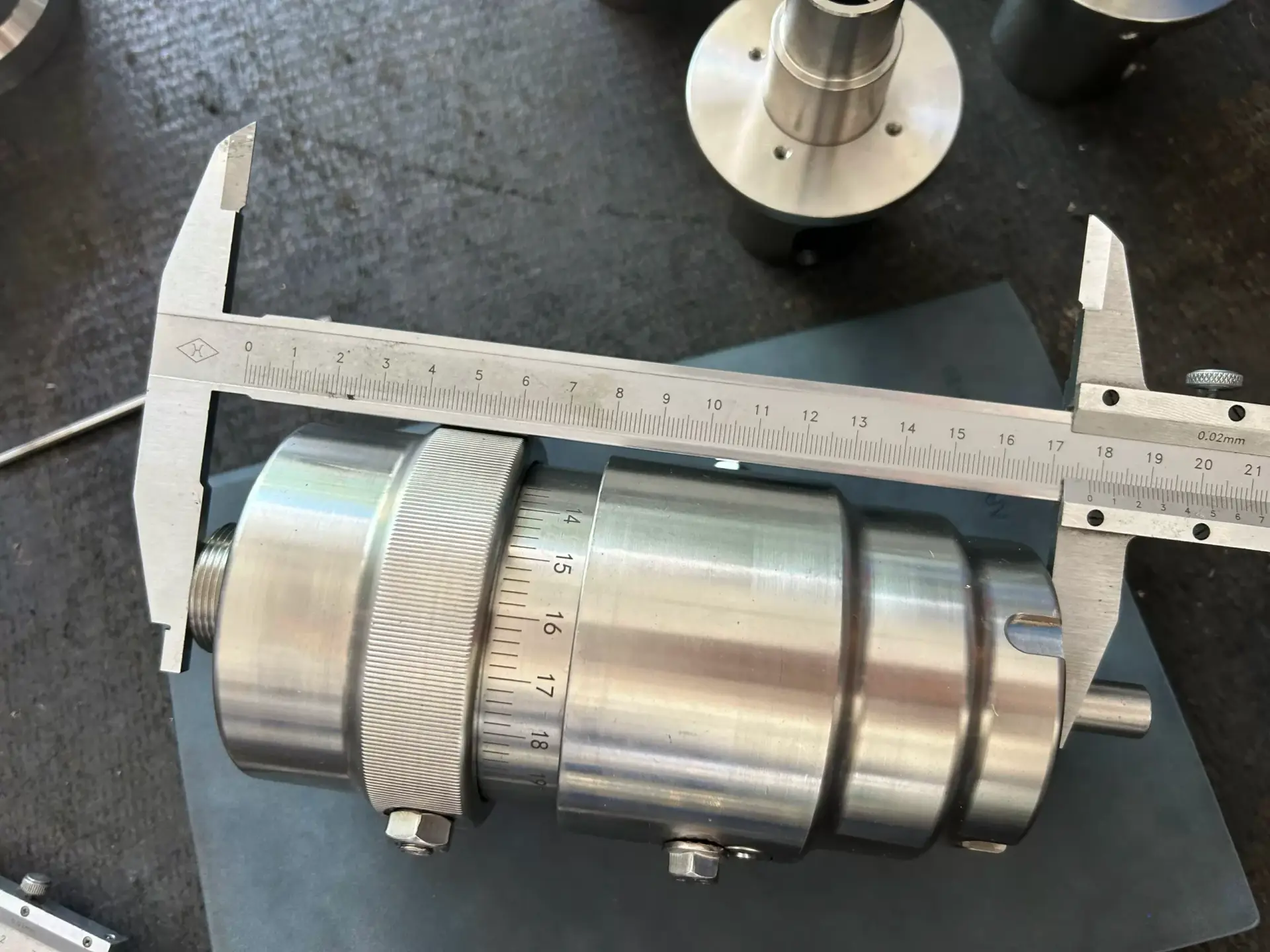 Rotary Capping Head for Three-in-One Filling Machines - Image 2